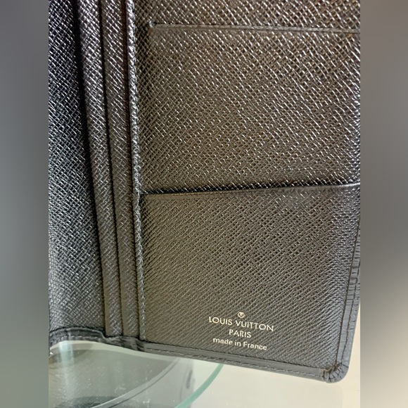- Louis Vuitton Epi Leather Brazza Wallet - Picture 2 of 9